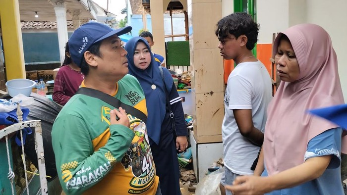 Dinas Pengendalian Penduduk dan Keluarga Berencana (DPPKB) Kabupaten Sukabumi menyalurkan bantuan langsung kepada Petugas Lapangan Keluarga Berencana (PLKB)