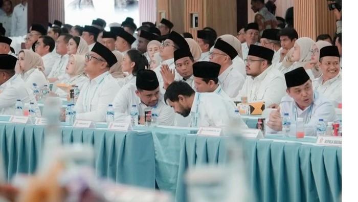 Bobby Nasution unggah foto mengobrol dengan Mualem