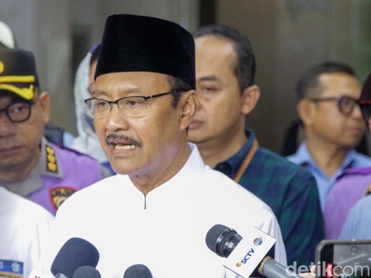 Mensos Gus Ipul Jenguk Korban Ledakan SMAN 72 di RS Yarsi