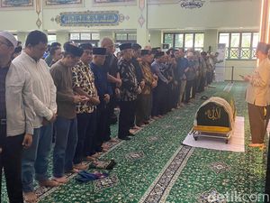 Jenazah Antasari Azhar Disalatkan di Masjid Serpong, Jimly Hadir