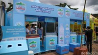 Le Minerale hadir dengan booth interaktif, mengajak pengunjung mengenal pentingnya air mineral berkualitas bagi kesehatan.