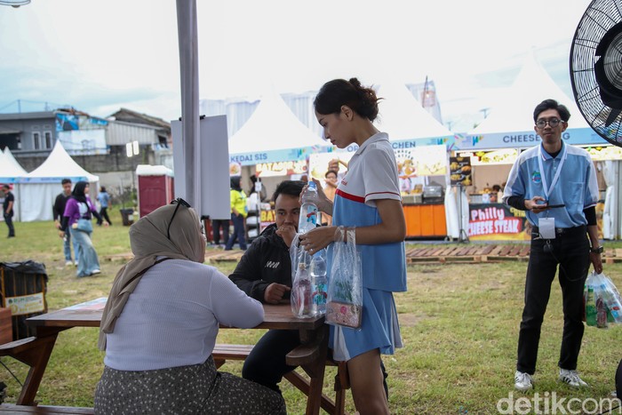 Le Minerale menjadi salah satu sponsor utama West Java Festival 2025 sebagai wujud komitmen mendukung gaya hidup sehat melalui edukasi hidrasi.