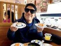 Momen Desta Makan Sushi di Jepang dan Kulineran Bareng The Dudas-1