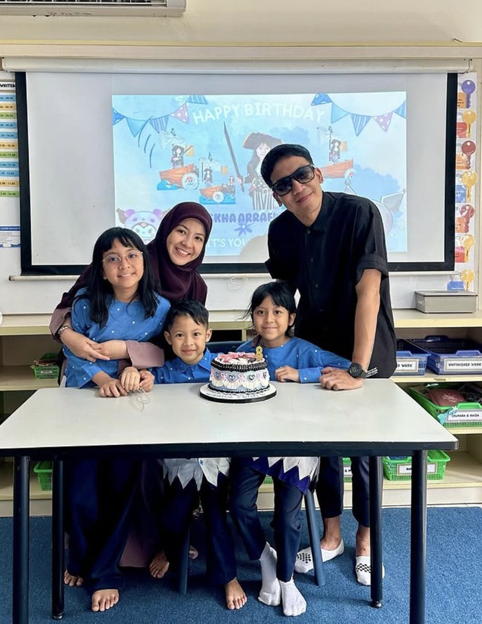 Momen Desta Makan Sushi di Jepang dan Kulineran Bareng The Duda's-1