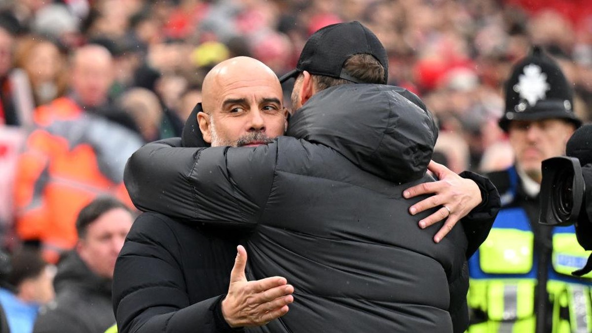Pep Guardiola kangen Juergen Klopp. (Getty Images/Michael Regan)