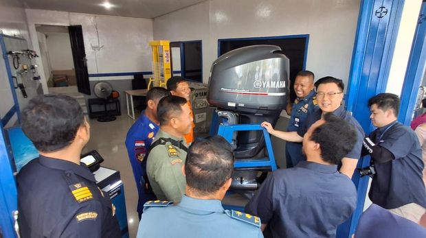 Peresmian Diler Yamaha Marine di Labuan Bajo oleh GM Business PT KBA, Yoseph Tandian.