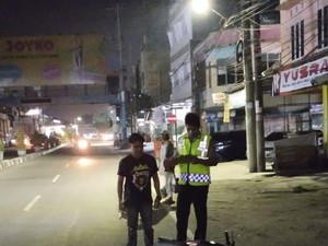 3 Remaja Berboncengan Motor Lawan Arah-Tabrak Mobil, Diduga Habis Tawuran