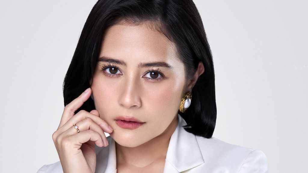Prilly Latuconsina Tetap Glowing Meski Suka Diving