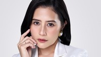Prilly Latuconsina Tetap Glowing Meski Suka Diving