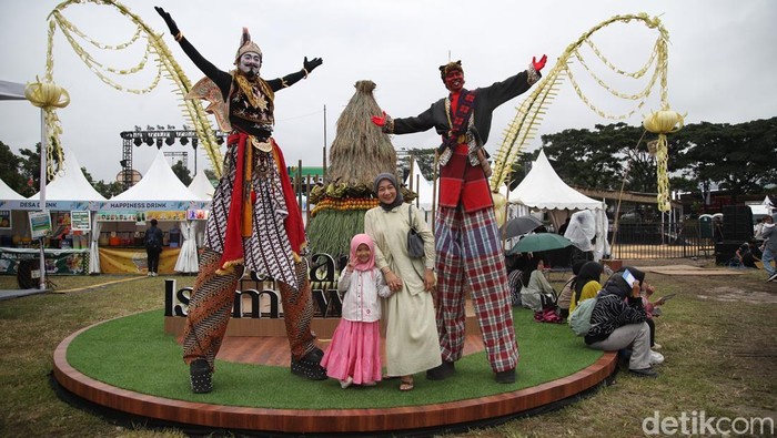 West Java Festival (WJF) 2025 kembali digelar pada 8–9 November 2025 di Kiara Artha Park, Bandung, sebagai ajang budaya dan hiburan lintas generasi.