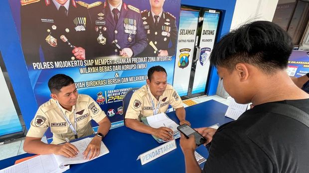 Satlantas Polres Mojokerto kini menggalakan program E-SIM