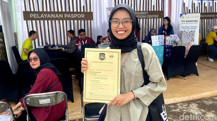Senangnya Alya Bikin Paspor Hanya 10 Menit di WJF 2025