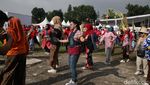 Serunya Ibu-Ibu Berkebaya Senam Pagi di West Java Festival 2025