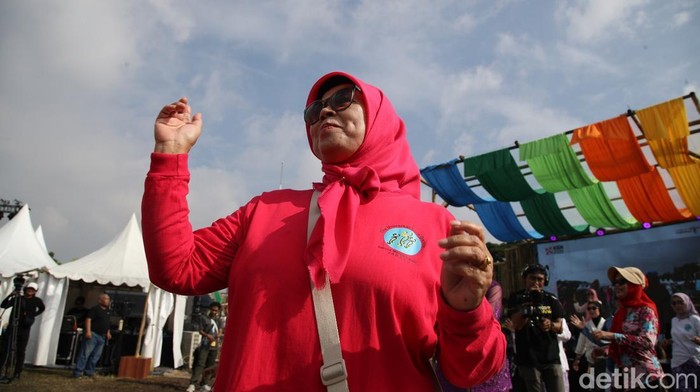 West Java Festival (WJF) 2025 di Kiara Artha Park, Bandung, dibuka dengan senam pagi pada Sabtu (8/11/2025).