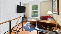 Menurut daftar Zillow, rumah tersebut telah terjual seharga US$ 1,25 juta atau setara dengan Rp 20 miliar (kurs Rp 16.670) pada 2021. Foto: Properti CL via Business Insider