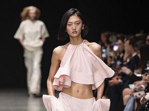 Foto: Koleksi Stella McCartney Spring-Summer 2026, Harmonisasi Musim Semi