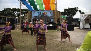 West Java Festival 2025 didukung oleh Bank BJB (Official Banking Partner), Le Minerale (Official Mineral Water), serta sejumlah sponsor lain yang turut berpartisipasi dalam kemeriahan acara ini diantaranya PT Perusahaan Gas Negara Tbk (PGN), dan Tolak Angin.