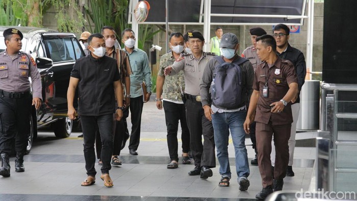 Bupati Ponorogo Sugiri Sancoko tiba di Gedung KPK, Kuningan Persada, Jakarta Selatan, Sabtu (8/11/2025).