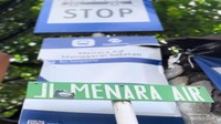 Jalan Menara Air Manggarai berada di Jalan Menara Air, Kelurahan Manggarai, Kecamatan Tebet, Jakarta Selatan,