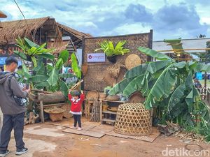 Cerita Acep Bawa Keluarga Liburan di West Java Festival 2025