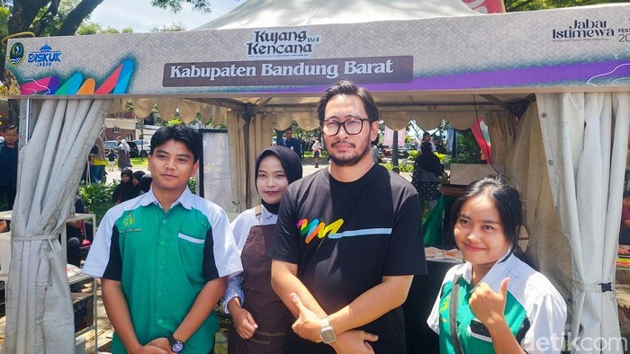 Bupati Bandung Barat, Jeje Ritchie Ismail saat sambangi gelaran West Java Festival 2025
