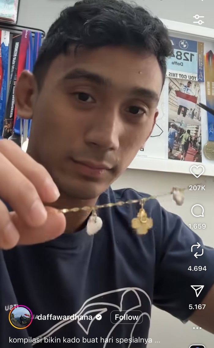 Daffa Wardhana Asyik Kulineran, Cicip Rawon dan  Coto Makassar