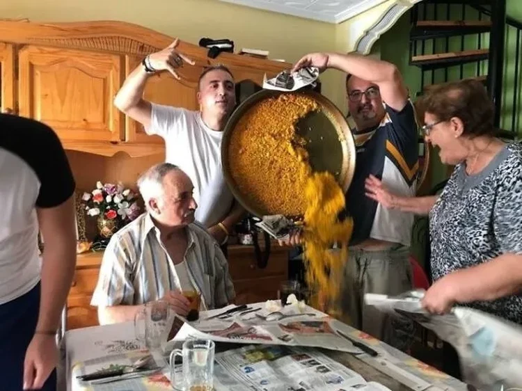 Hari sial tidak ada di kalender. Berikut ini kumpulan foto detik-detik sebelum musibah melanda orang yang lagi tidak beruntung.