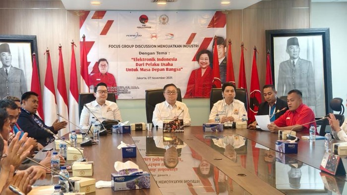 PT Supertone (SPC) memproduksi produk seperti laptop, chromebook, baby cam, CCTV, hingga LCD Monitor. Mayoritas produknya untuk memenuhi kebutuhan pemerintah.