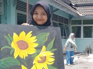 Kisah Yasmin, Ilustrator dan Komikus Difabel Berprestasi Asal Klaten