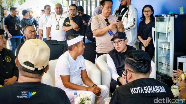 Gubernur Jawa Barat Dedi Mulyadi di West Java Festival 2025 Gubernur Jawa Barat Dedi Mulyadi di West Java Festival 2025