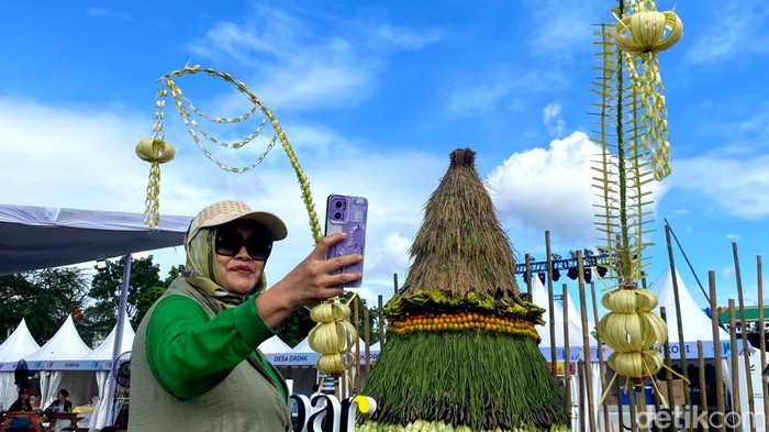 Gunungan Jabar Istimewa jadi pusat perhatian di WJF 2025.