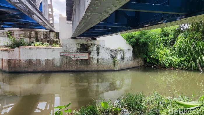 Lokasi kejadian pria tanpa identitas tewas tersambar kereta yang melaju di Berbah, Sleman, Minggu (9/11/2025).