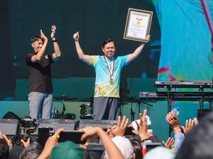 Canangkan Hari Green Democracy, Ketua DPD Raih 2 Rekor MURI