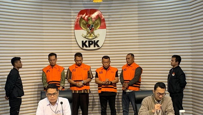 KPK menetapkan Bupati Ponorogo Sugiri Sancoko sebagai tersangka kasus dugaan suap pengurusan jabatan dan gratifikasi