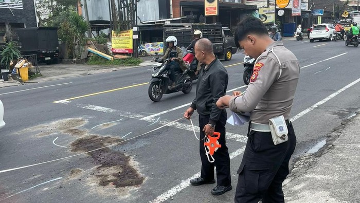 Lokasi kejadian pemotor asal Banyuwangi, Jatim, tewas terlindas truk di Jalan Denpasar-Gilimanuk, tepatnya di Banjar Taman Surodadi, Desa Abiantuwung, Kecamatan Kediri, Tabanan, Minggu (9/11/2025). (Foto: Istimewa)