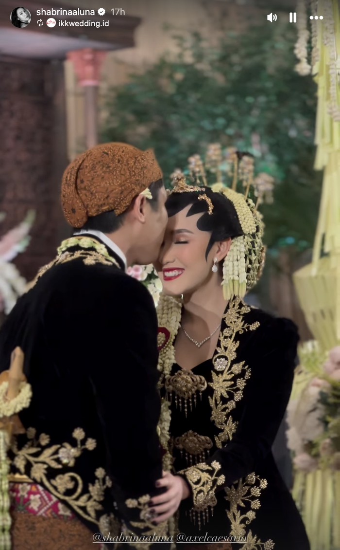 Luna Sahbarina menikah dengan Raden Mas Axel Caesario Efian pada Sabtu (8/11/2025).