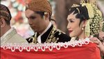 Pernikahan Luna Shabrina dengan Raden Mas Axel Caesario Efian Kental Adat Jawa