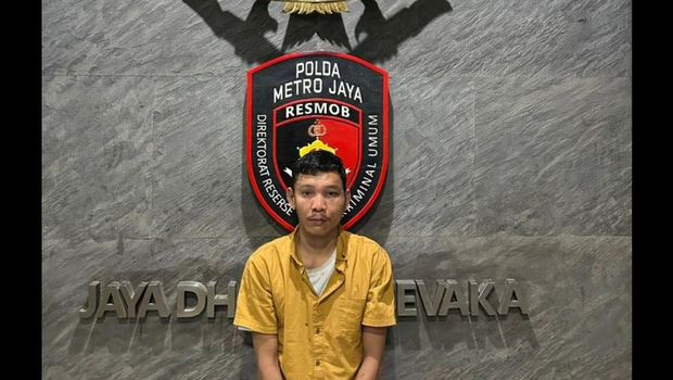 Maling Motor Penembak Hansip di Cakung Romaja alias Roma maling motor, pelaku kedua penembakan seorang hansip inisial AS di Cakung, Jakarta Timur.