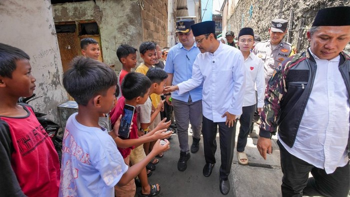 Menteri Sosial Saifullah Yusuf