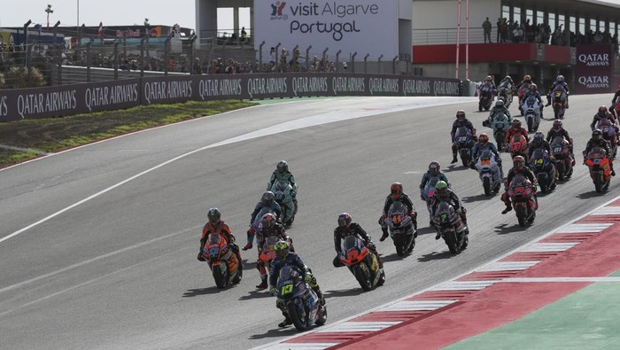 LAGOA, ALGARVE, PORTUGAL - NOVEMBER 09: Diogo Moreira of Brazil riding the Italtrans Racing Team bike (10) during the MotoGP of Portugal Moto2 race at Autodromo do Algarve on November 09, 2025 in Lagoa, Algarve, Portugal. (Photo by Gold & Goose Photo