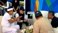 Perbincangan hangat antara Gubernur Jabar Dedi Mulyadi dan Pimpinan Redaksi detikcom Alfito Deannova Ginting.