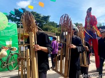 Kemeriahan Parade Seren Taun Kasepuhan Sukaresmi di WJF 2025