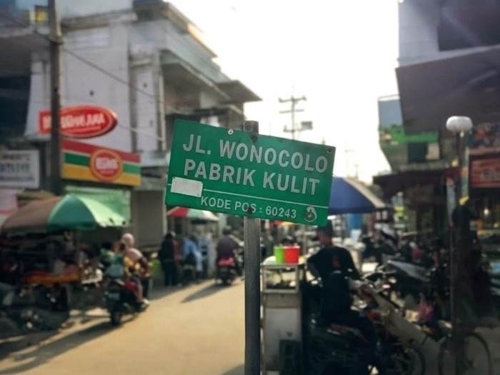 Penanda Jalan Wonocolo Pabrik Kulit