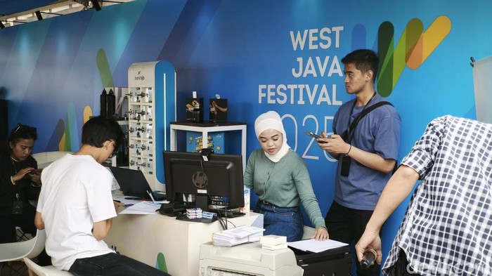 Pengunjung WJF 2025 Bisa Isi Daya Sekaligus Berdonasi di Booth bank bjb