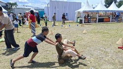 Ketika Warga Larut dalam Keseruan Permainan Tradisional di WJF 2025