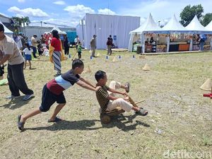 Ketika Warga Larut dalam Keseruan Permainan Tradisional di WJF 2025