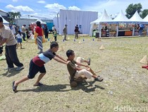 Ketika Warga Larut dalam Keseruan Permainan Tradisional di WJF 2025