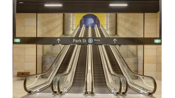 Stasiun Gadigal, salah satu stasiun metro di Sydney yang punya desain modern dan estetis.