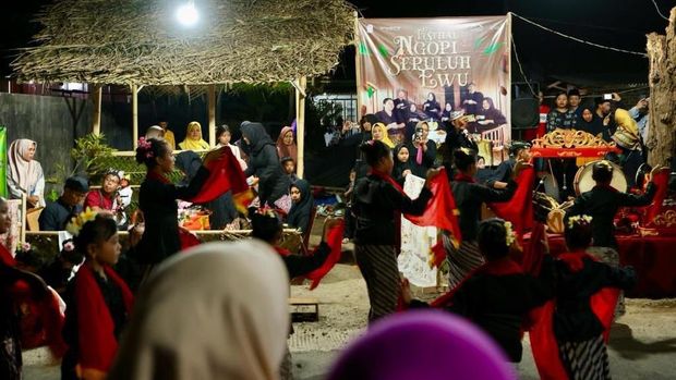 Suasana Festival Kopi Sepuluh Ewu tahun 2025 di Desa Kemiren Banyuwangi