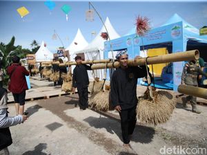 Tradisi Seren Taun Sinar Resmi Meriahkan WJF 2025